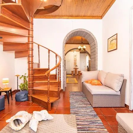 Casa Inti / Inti House Furnas (Azores)