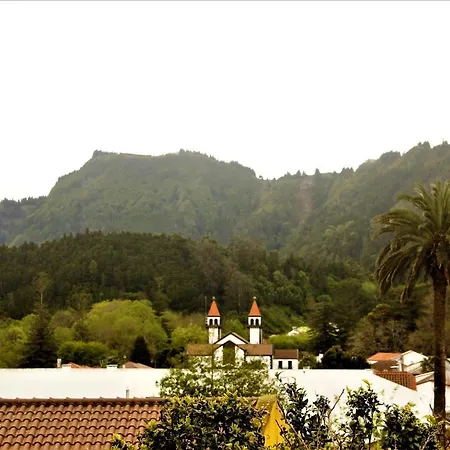 Casa Inti / Inti House Furnas Bed & Breakfast *