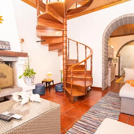 Casa Inti / Inti House Furnas Nocleg ze śniadaniem *